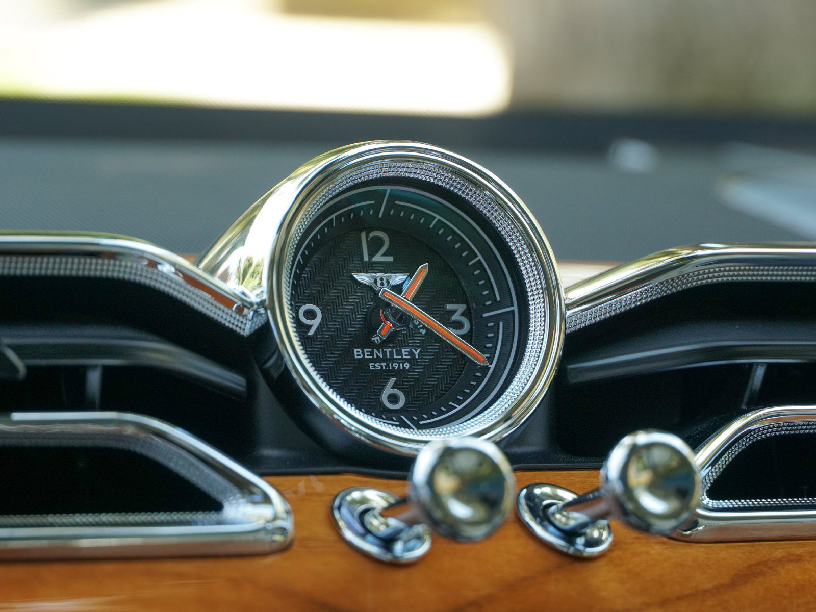 Certified 2023 Bentley Bentayga AWD/4WD image 15