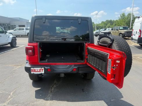Used 2020 Jeep Wrangler Unlimited Sahara w/ Dual Top Group AWD/4WD image 49