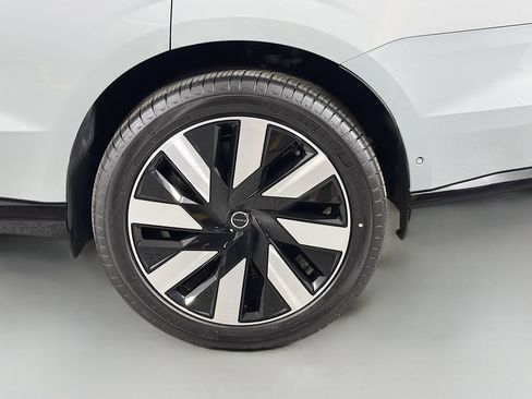 New 2026 Volvo EX90 Plus AWD/4WD image 30