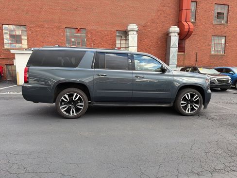 Used 2020 Chevrolet Suburban Premier image 8