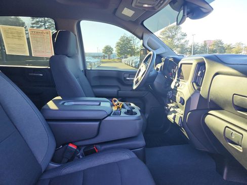 Used 2026 Chevrolet Silverado 2500 Custom w/ Custom Convenience Package image 11