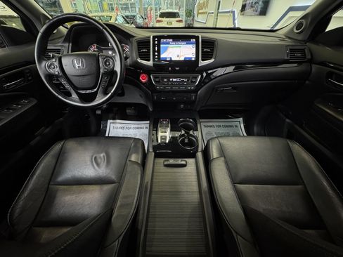 Used 2017 Honda Pilot Touring image 32