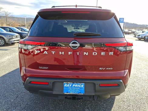 Used 2022 Nissan Pathfinder SV w/ SV Premium Package image 5