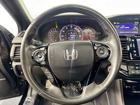 Used 2017 Honda Accord Sport image 11