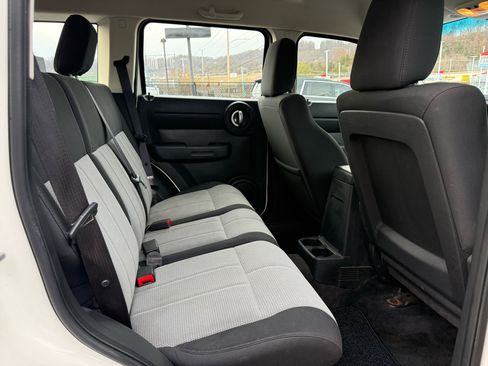 Used 2008 Dodge Nitro SXT image 17