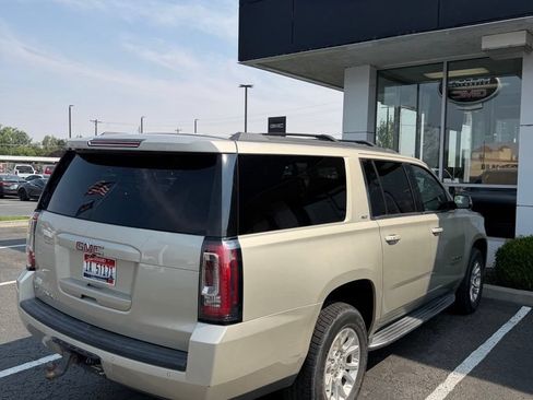 Used 2017 GMC Yukon XL SLT AWD/4WD image 3