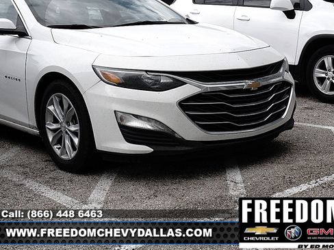 Used 2025 Chevrolet Malibu LT FWD image 2