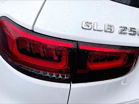 Certified 2023 Mercedes-Benz GLB 250 4MATIC image 32