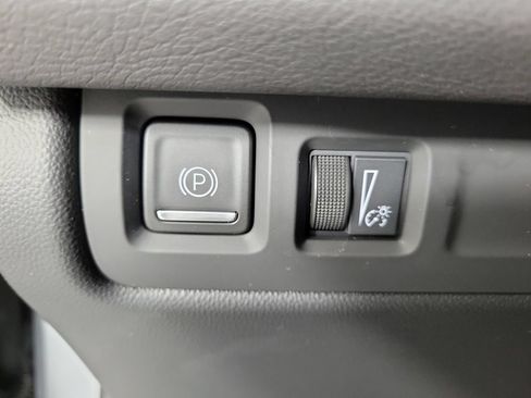 Certified 2025 Cadillac XT4 Premium Luxury FWD image 30