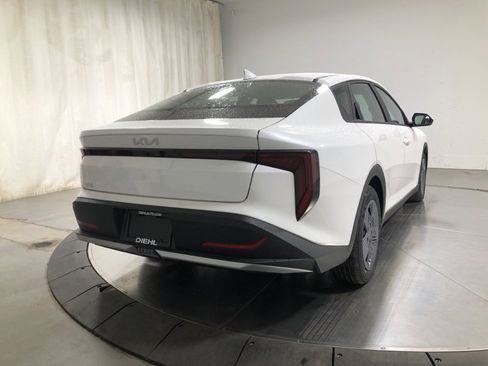 New 2025 Kia K4 LX image 7