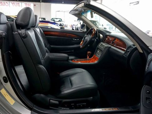 Used 2004 Lexus SC 430 Convertible RWD image 40