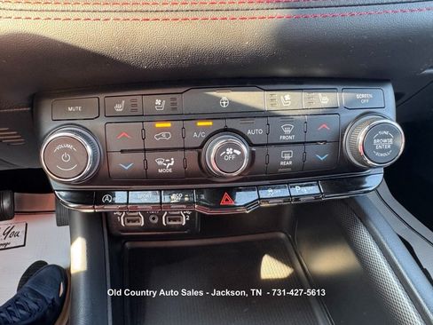 Used 2024 Dodge Durango GT AWD/4WD image 33