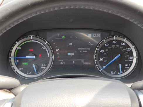 Used 2020 Toyota Highlander XLE AWD/4WD image 33