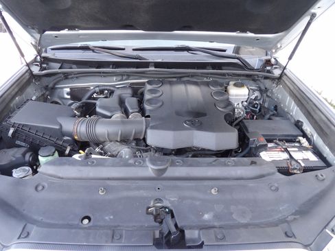 Used 2013 Toyota 4Runner SR5 image 26