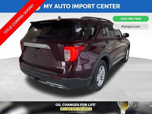 Used 2022 Ford Explorer XLT w/ Equipment Group 202A image 7