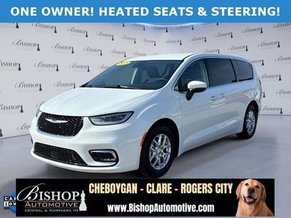 Used 2023 Chrysler Pacifica Touring-L