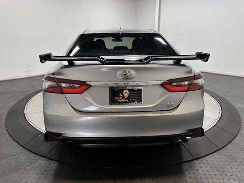 Used 2022 Toyota Camry LE image 10