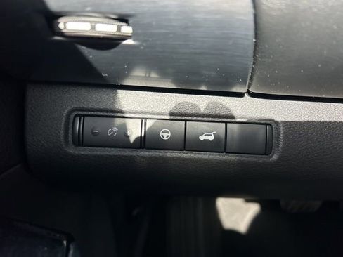 Used 2024 Nissan Pathfinder SL image 24