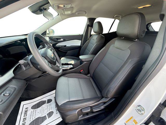 Used 2026 Chevrolet Trax LT FWD image 13
