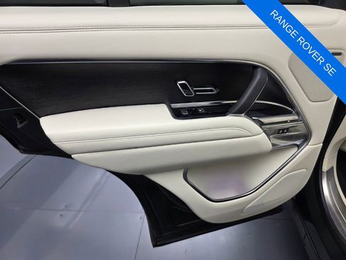 Used 2023 Land Rover Range Rover SE image 16