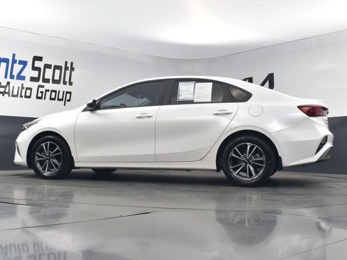 Certified 2023 Kia Forte LXS w/ LXS Technology Package FWD image 19