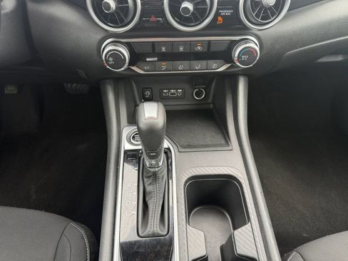 Used 2024 Nissan Sentra SV FWD image 11