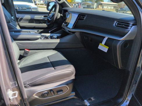 New 2026 Jeep Grand Wagoneer 4WD image 21