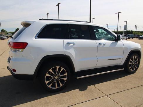 Used 2018 Jeep Grand Cherokee Limited AWD/4WD image 5