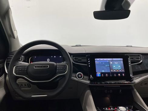 Used 2022 Jeep Wagoneer Series III w/ Convenience Group I image 3