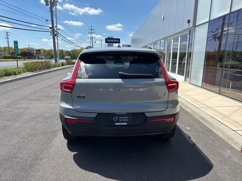 Certified 2025 Volvo XC40 B5 Plus AWD/4WD image 4
