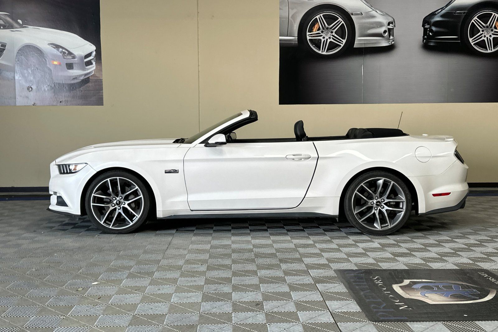 Used 2017 Ford Mustang GT Premium w/ Equipment Group 401A RWD image 7
