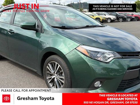 Used 2016 Toyota Corolla LE FWD image 1