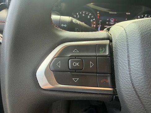 Used 2025 Jeep Compass Trailhawk AWD/4WD image 15
