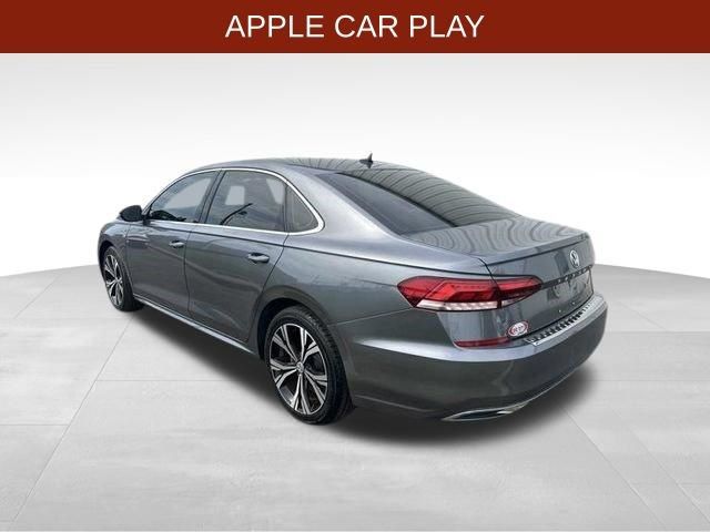Used 2022 Volkswagen Passat 2.0T SE FWD image 5