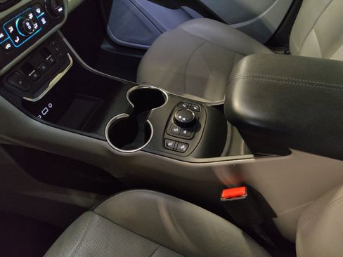 Used 2020 GMC Terrain SLT w/ Preferred Package FWD image 26