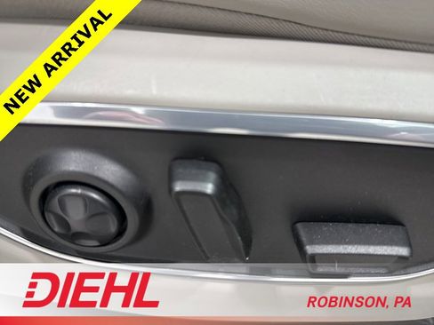 Used 2022 Jeep Wagoneer Series II w/ Convenience Group I image 16