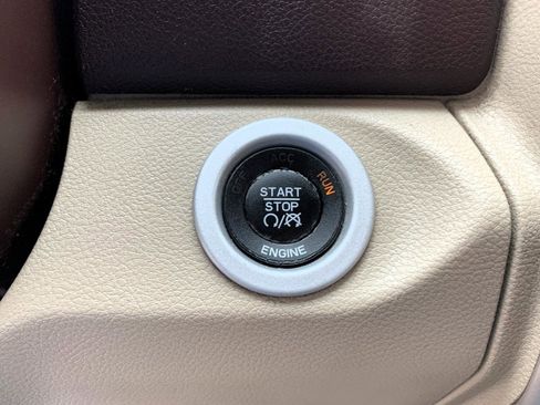 Used 2015 RAM 1500 Laramie w/ Convenience Group AWD/4WD image 21