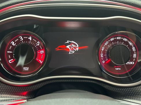 Used 2016 Dodge Challenger SRT Hellcat RWD image 18
