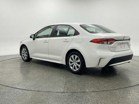 Used 2025 Toyota Corolla LE FWD image 6