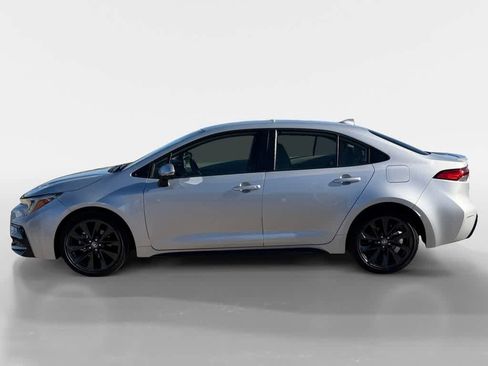 Used 2025 Toyota Corolla SE image 6