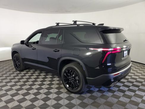 Used 2026 Chevrolet Traverse LT w/ Midnight/Sport Edition FWD image 6