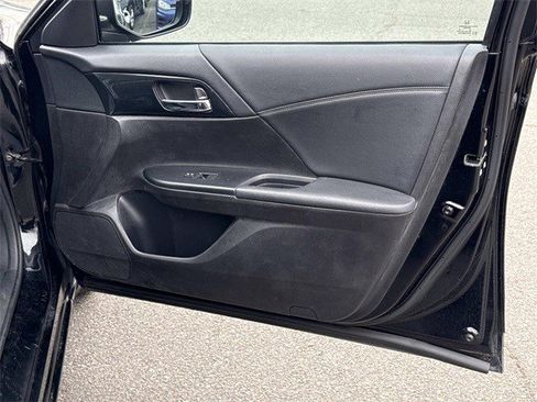 Used 2014 Honda Accord Sport image 8