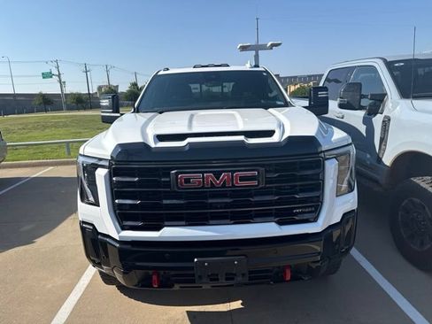 Used 2025 GMC Sierra 2500 AT4X AWD/4WD image 3