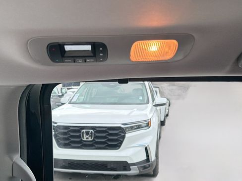 Certified 2024 Honda Odyssey EX-L image 22