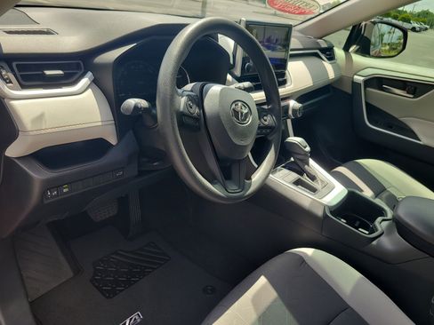 Certified 2025 Toyota RAV4 XLE w/ Convenience Package FWD image 20