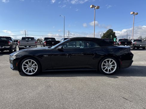 Used 2024 Ford Mustang GT Premium image 9