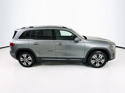 New 2026 Mercedes-Benz GLB 250 image 9