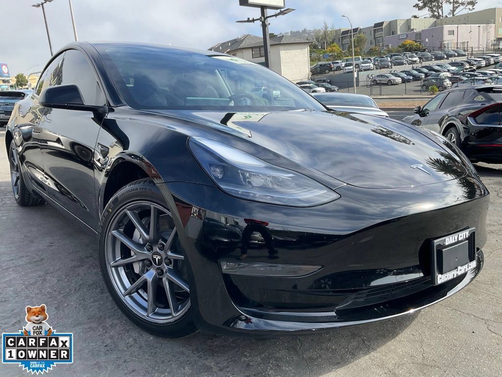 Used 2023 Tesla Model 3 Standard Range RWD image 1