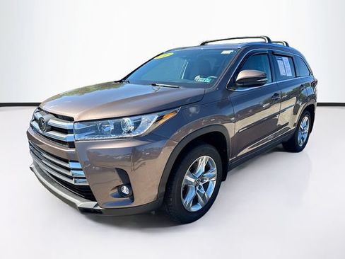 Used 2019 Toyota Highlander Limited AWD/4WD image 3