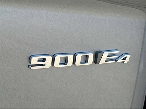 New 2026 Cadillac Vistiq Luxury image 9